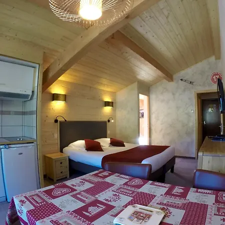 Hôtel Les Côtes, Résidence Loisirs et Chalets-2